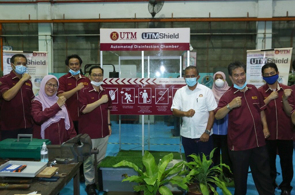 Majlis Penyerahan UTM Shield Automated Disinfection Chamber Kepada Datuk Bandar MBJB Pada 5 April 2020