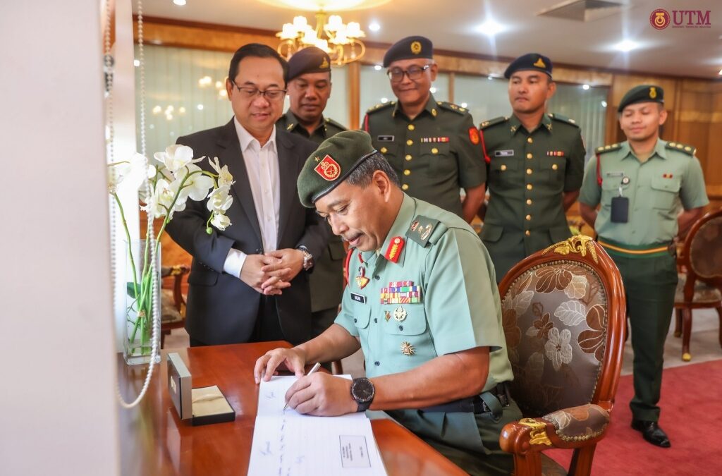 Kunjungan Hormat Brigedier Jeneral Dato’ Abu Hassan Assha’ari Bin Kamis @ Shaffiee Pengarah Pengurusan Latihan Angkatan Tentera Darat Malaysia Panglima Pada 15 Mac 2023