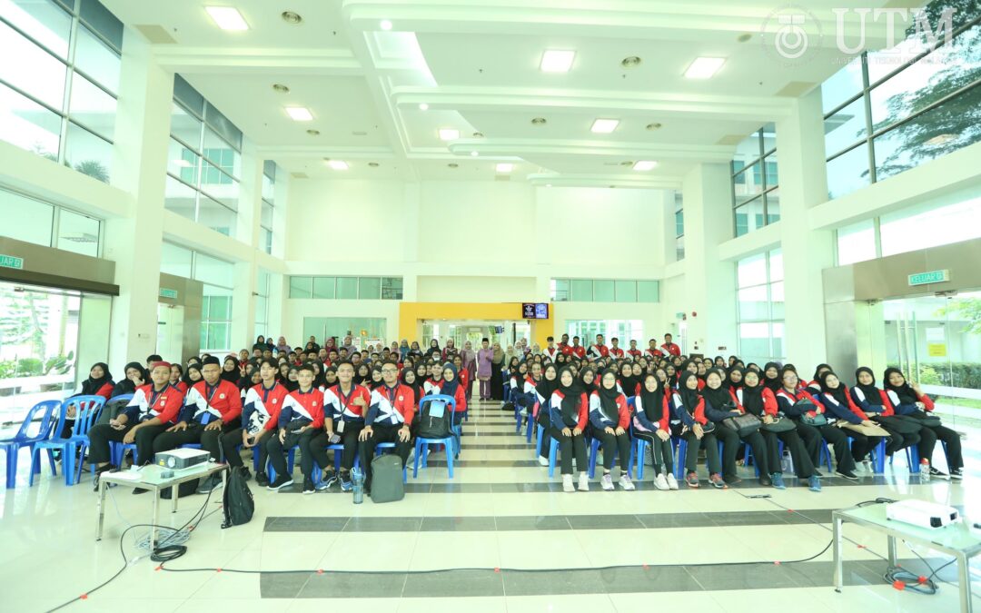 Lawatan pelajar SMK Pasir Gudang 2 ke Perpustakaan Raja Zarith Sofiah, UTM Johor Bahru Pada 25 Mei 2023